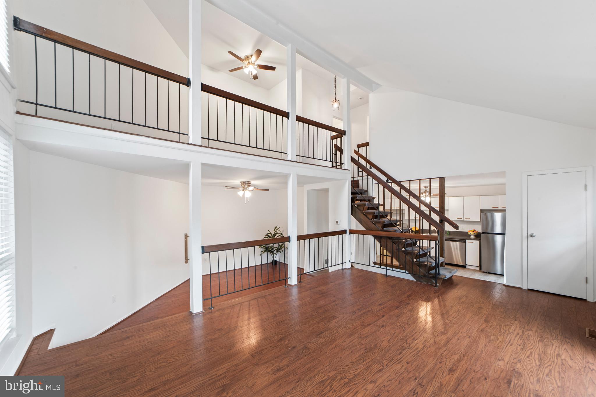 23 Bloomingdale Dr #4b