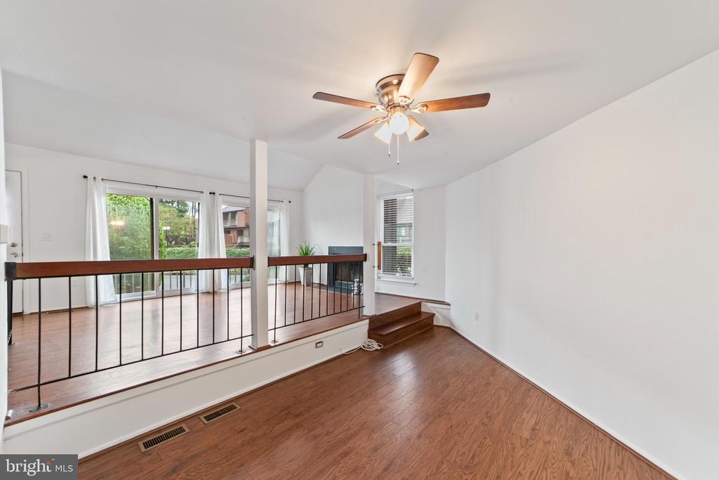 23 Bloomingdale Dr #4b