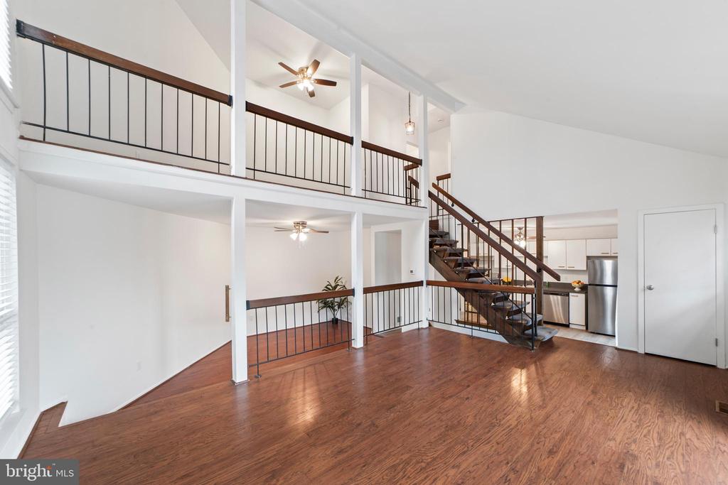23 Bloomingdale Dr #4b