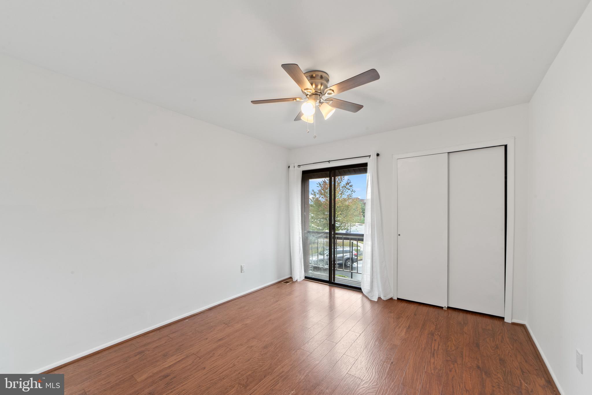 23 Bloomingdale Dr #4b