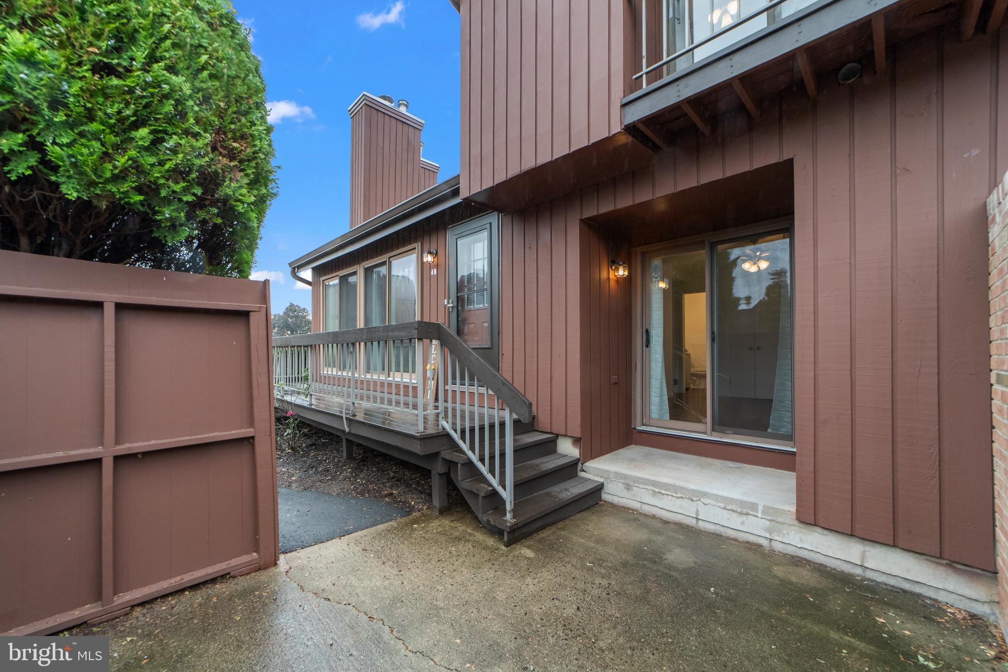 23 Bloomingdale Dr #4b