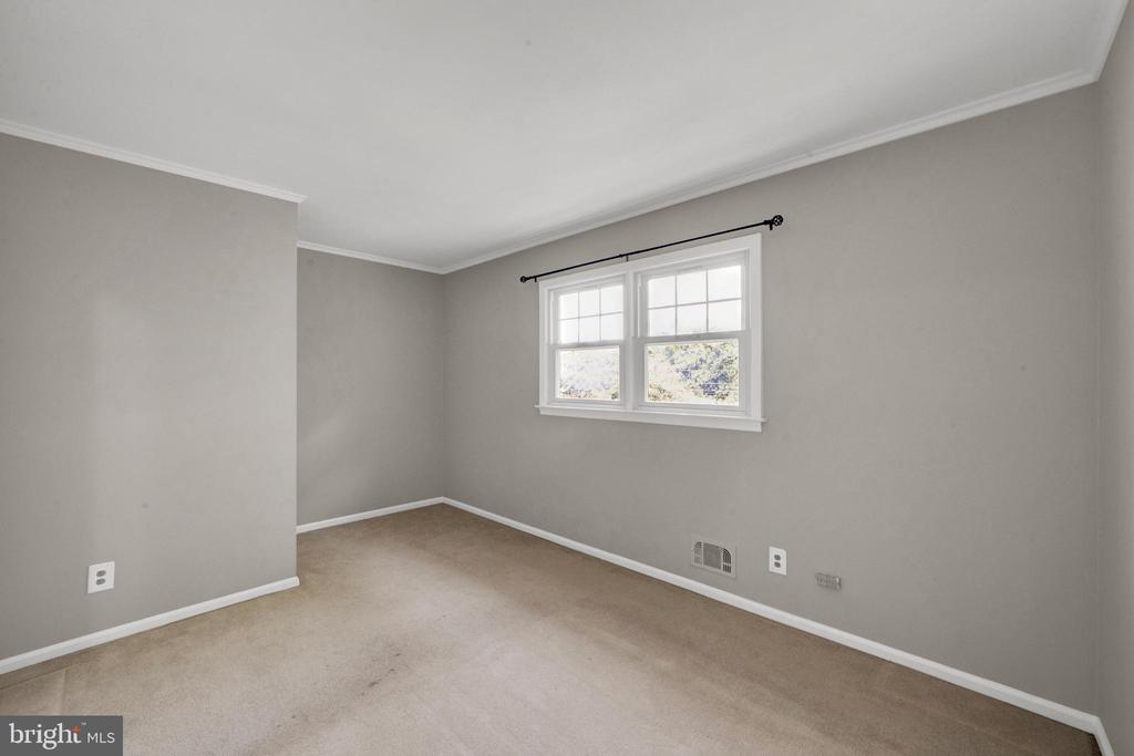 382 Burnt Hill Rd