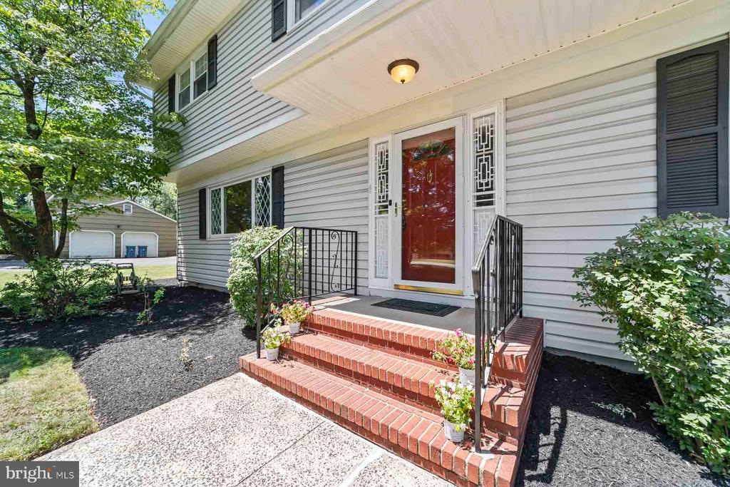 382 Burnt Hill Rd