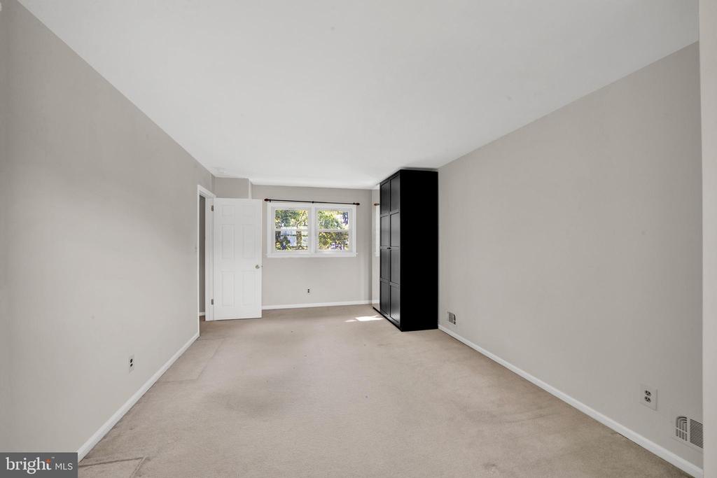 382 Burnt Hill Rd