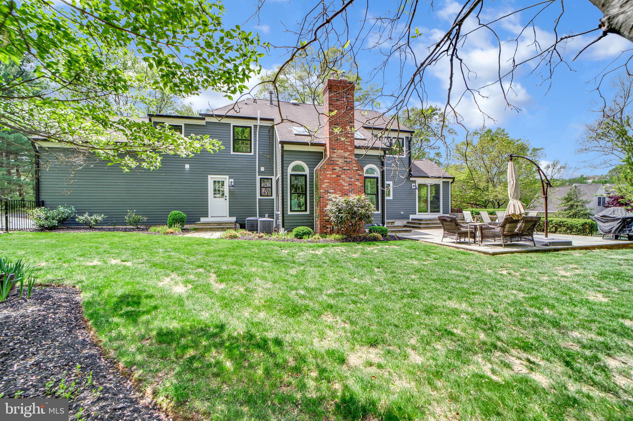 325 Spring Hill Rd