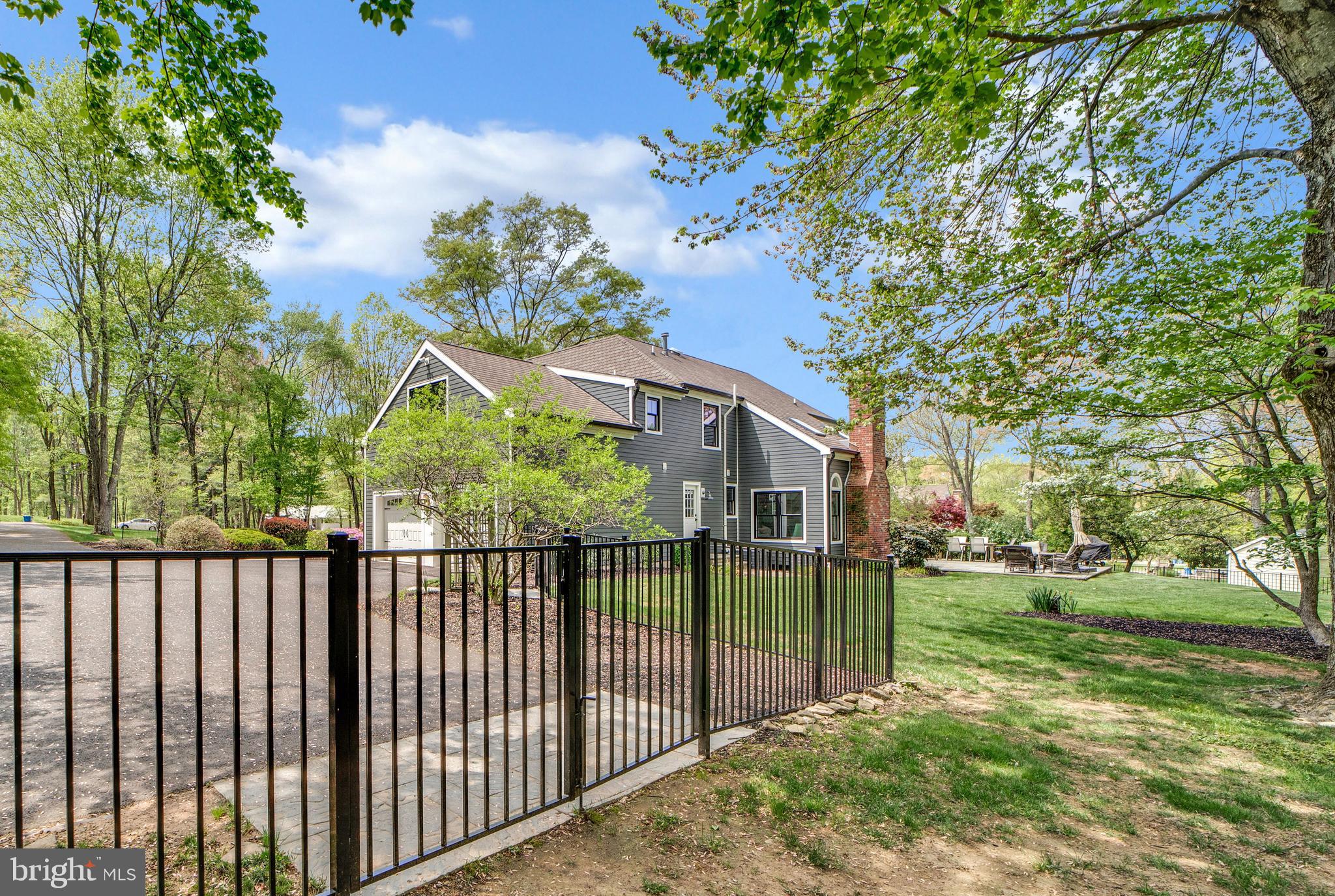325 Spring Hill Rd