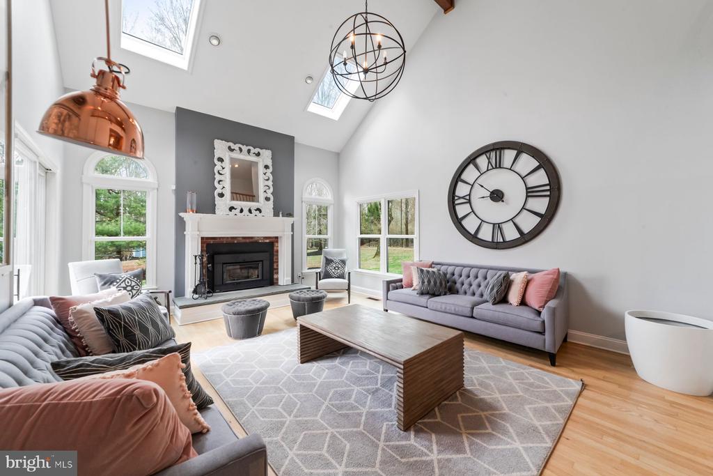 325 Spring Hill Rd