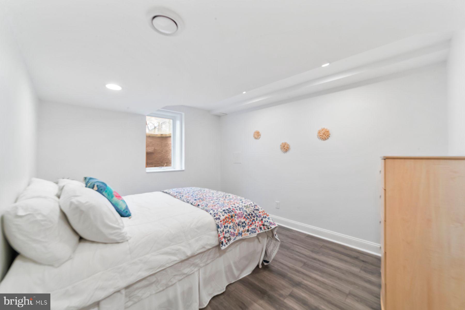 325 Spring Hill Rd