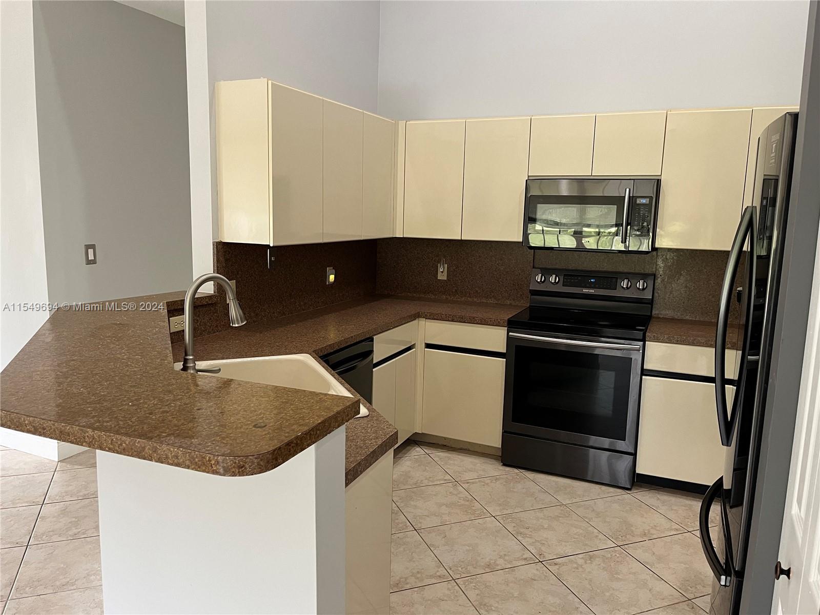2451 Aragon Blvd # 4
