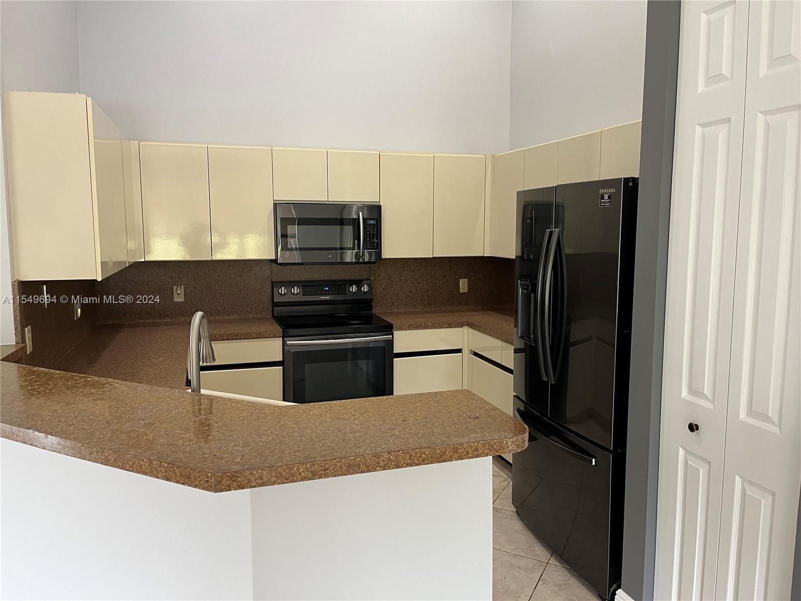 2451 Aragon Blvd # 4