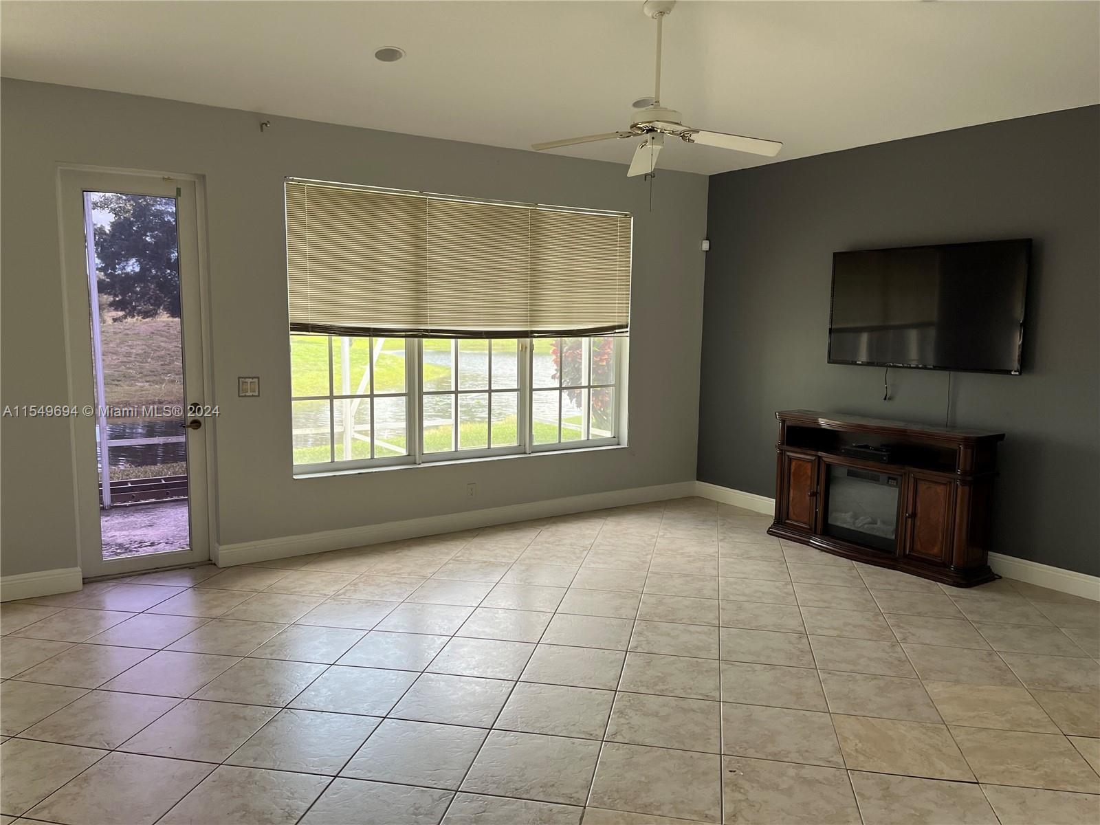 2451 Aragon Blvd # 4