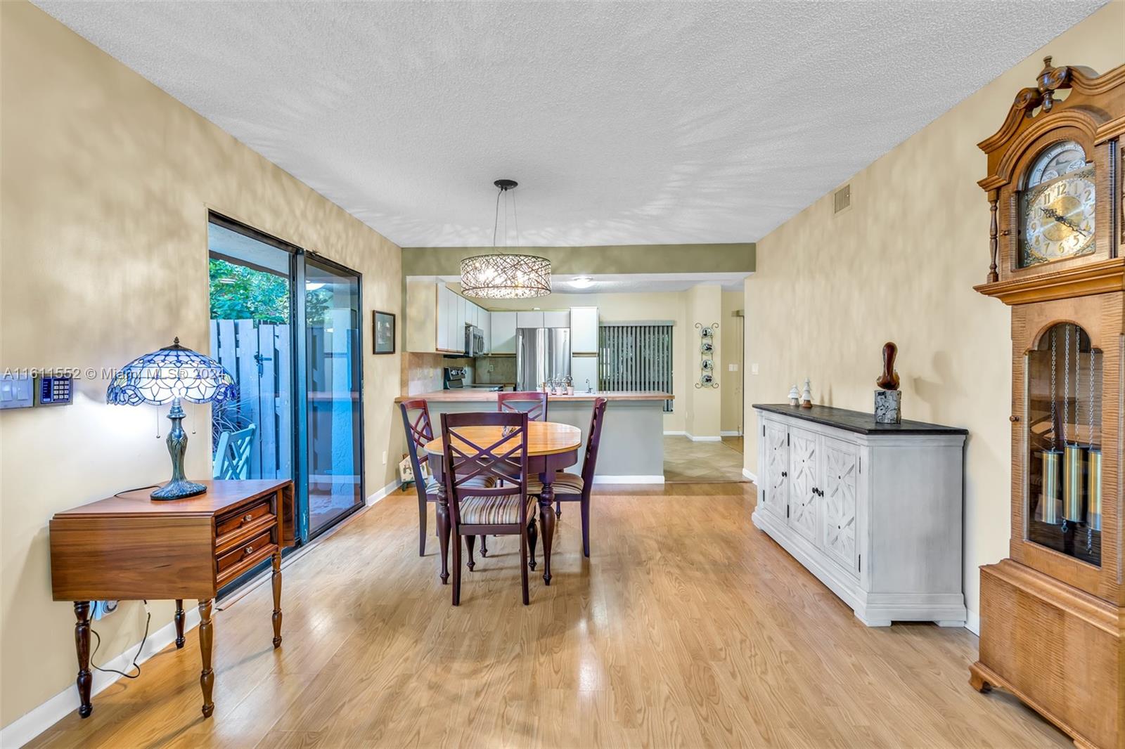 1737 Coral Ave # 1737