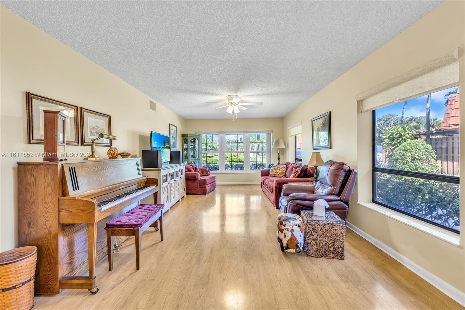 1737 Coral Ave # 1737