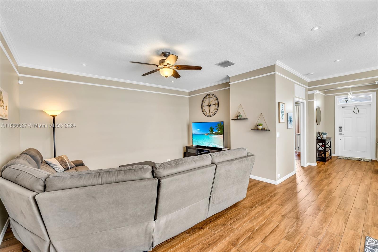 5881 Kelsey Ln