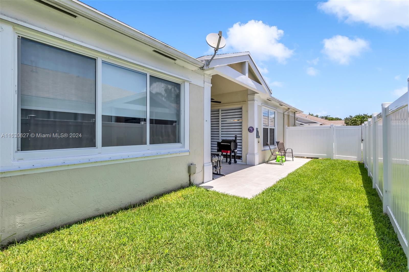5881 Kelsey Ln