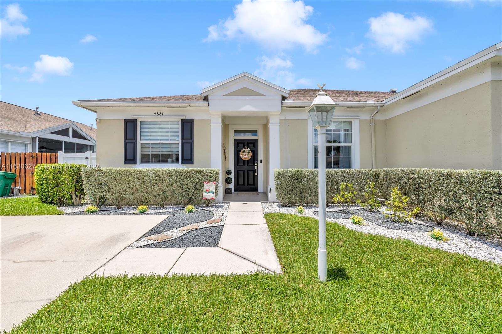 5881 Kelsey Ln
