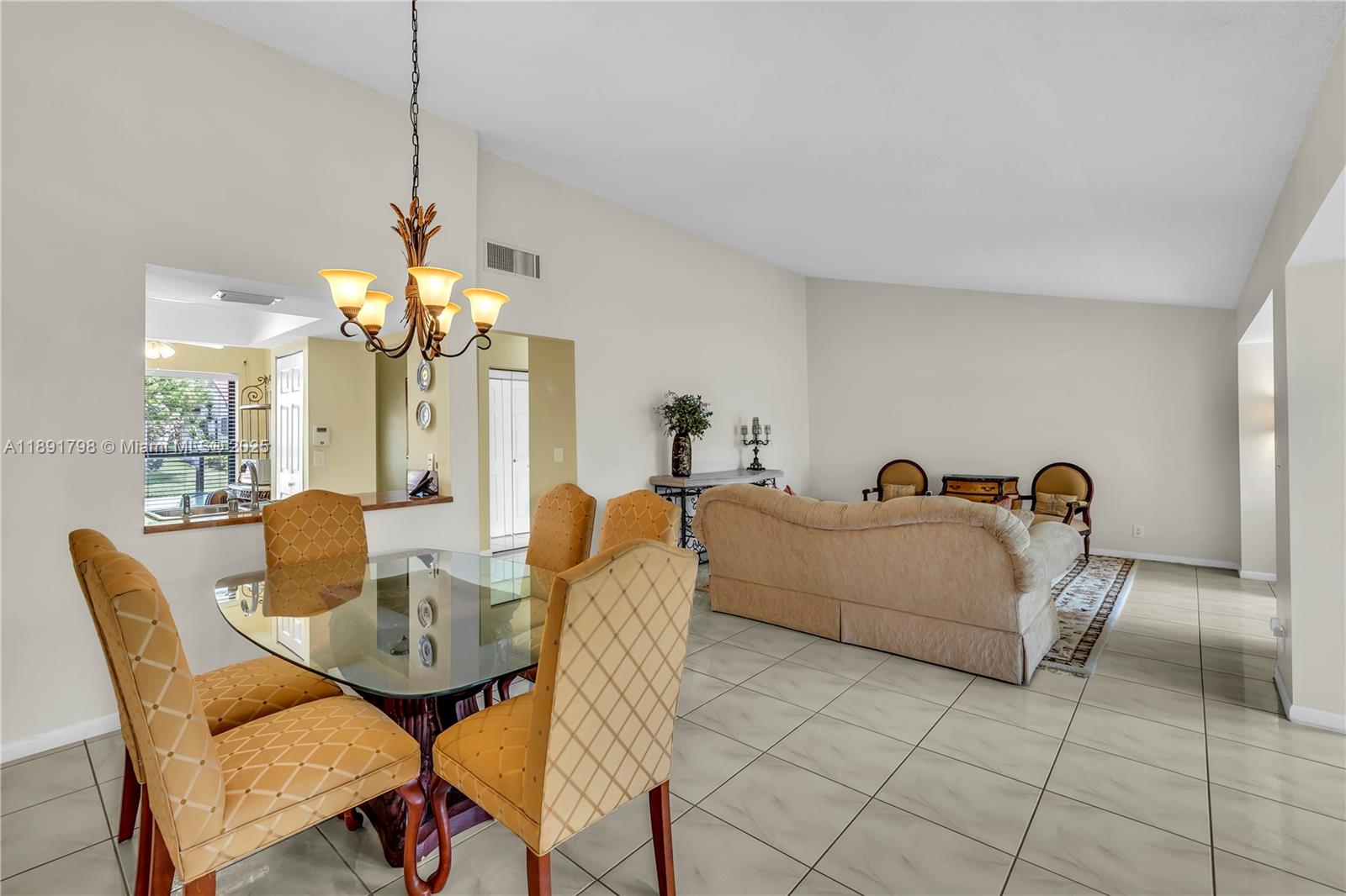 2000 SW 15th Pl