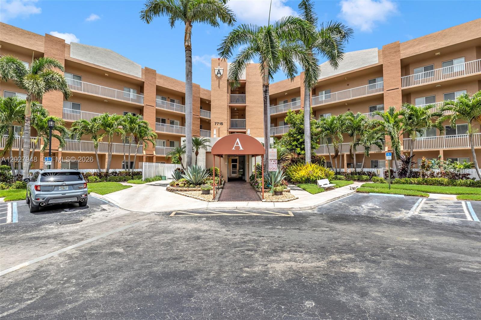 7715 Yardley Dr # 106