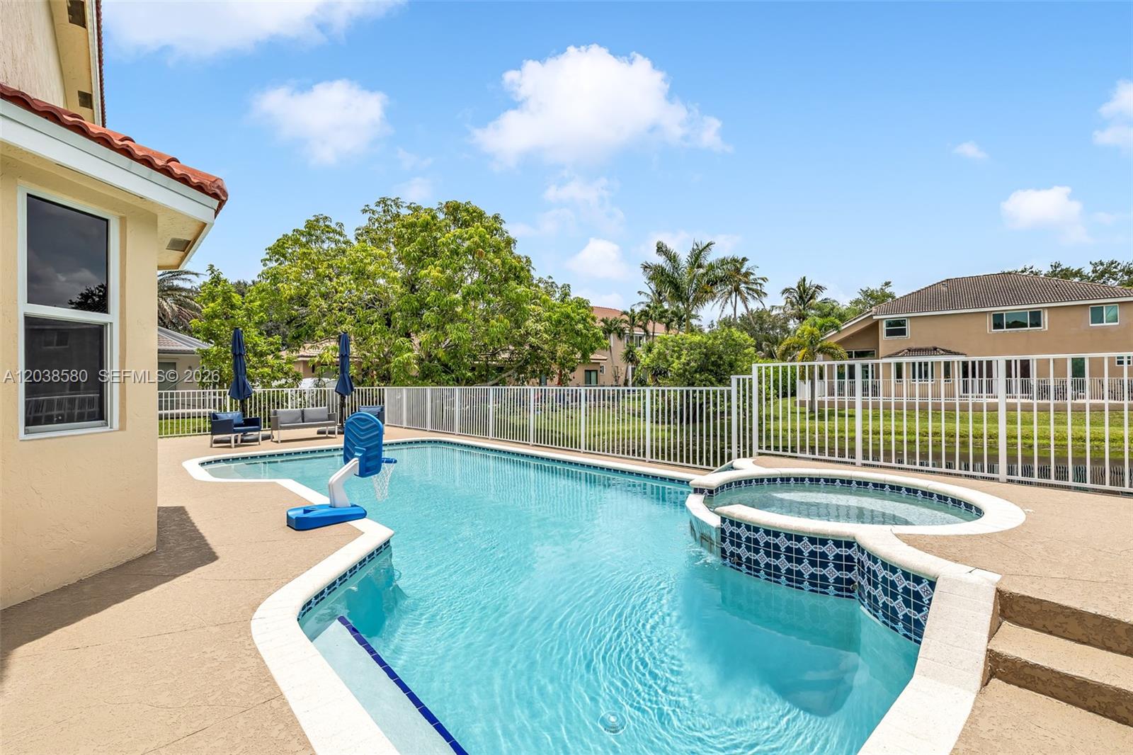 10214 NW 54th Pl