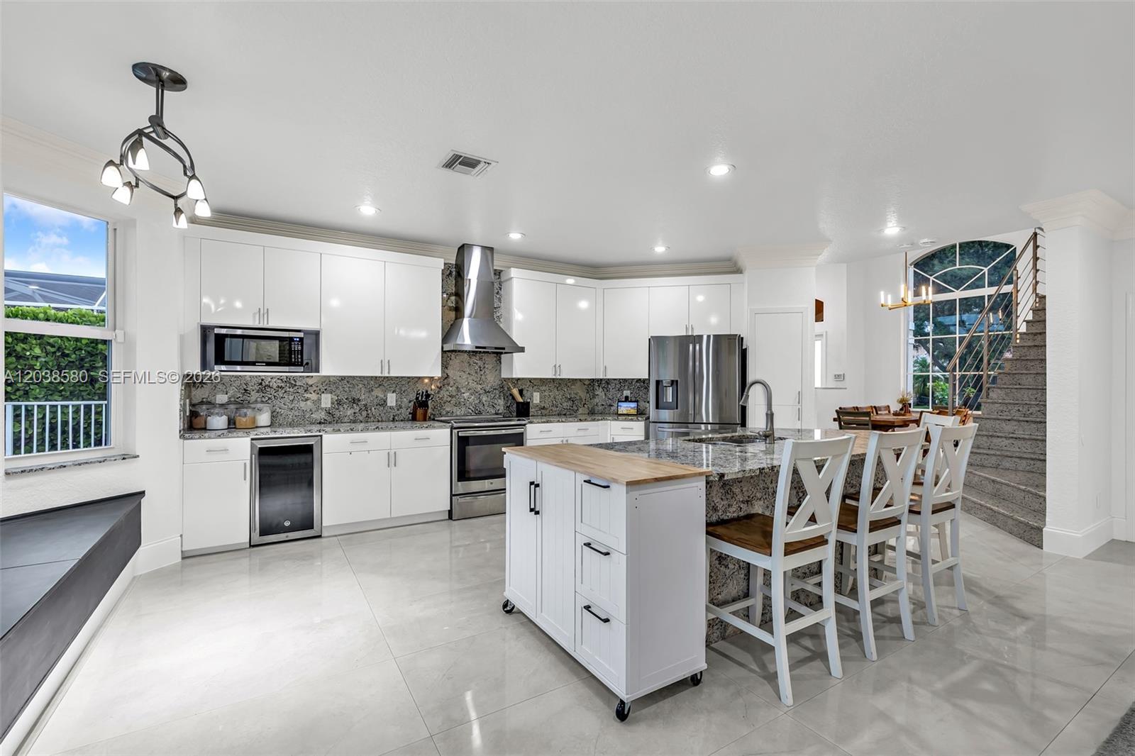 10214 NW 54th Pl