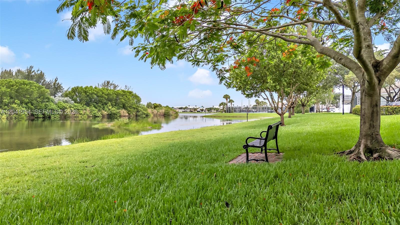 5823 Plum Harbor Cir