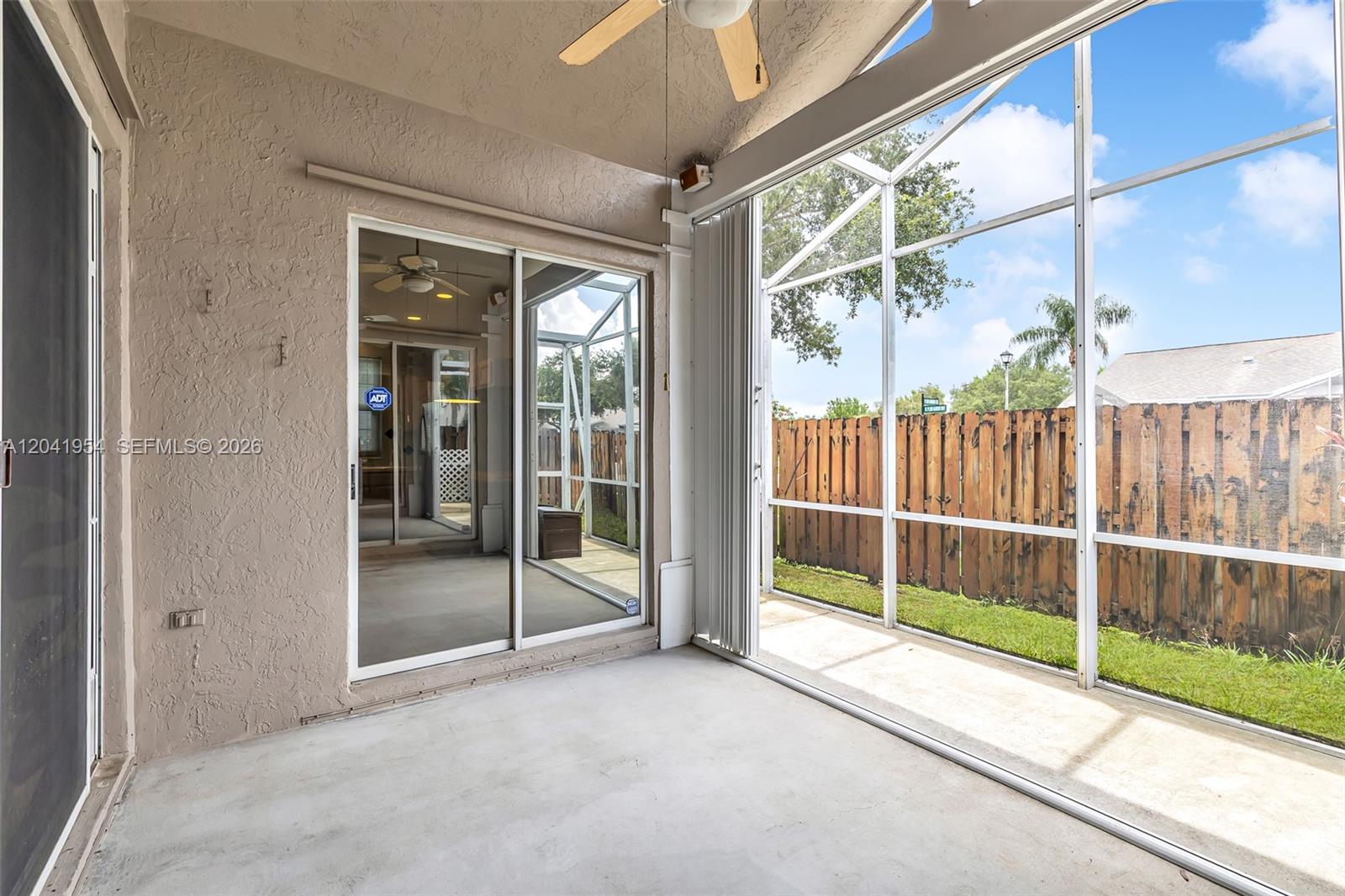 5823 Plum Harbor Cir