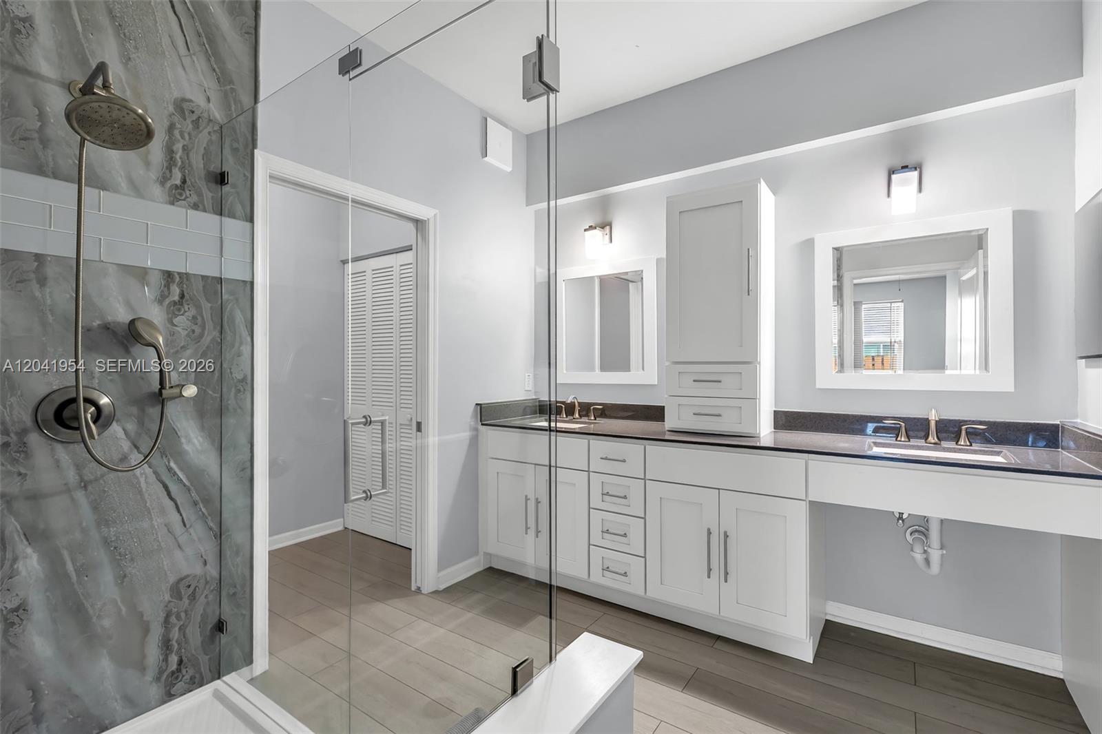 5823 Plum Harbor Cir