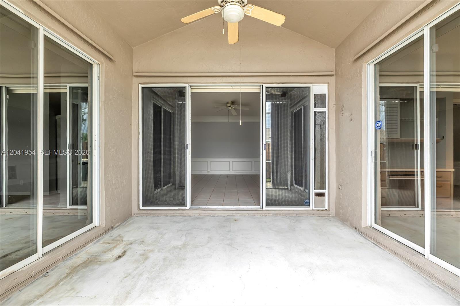 5823 Plum Harbor Cir