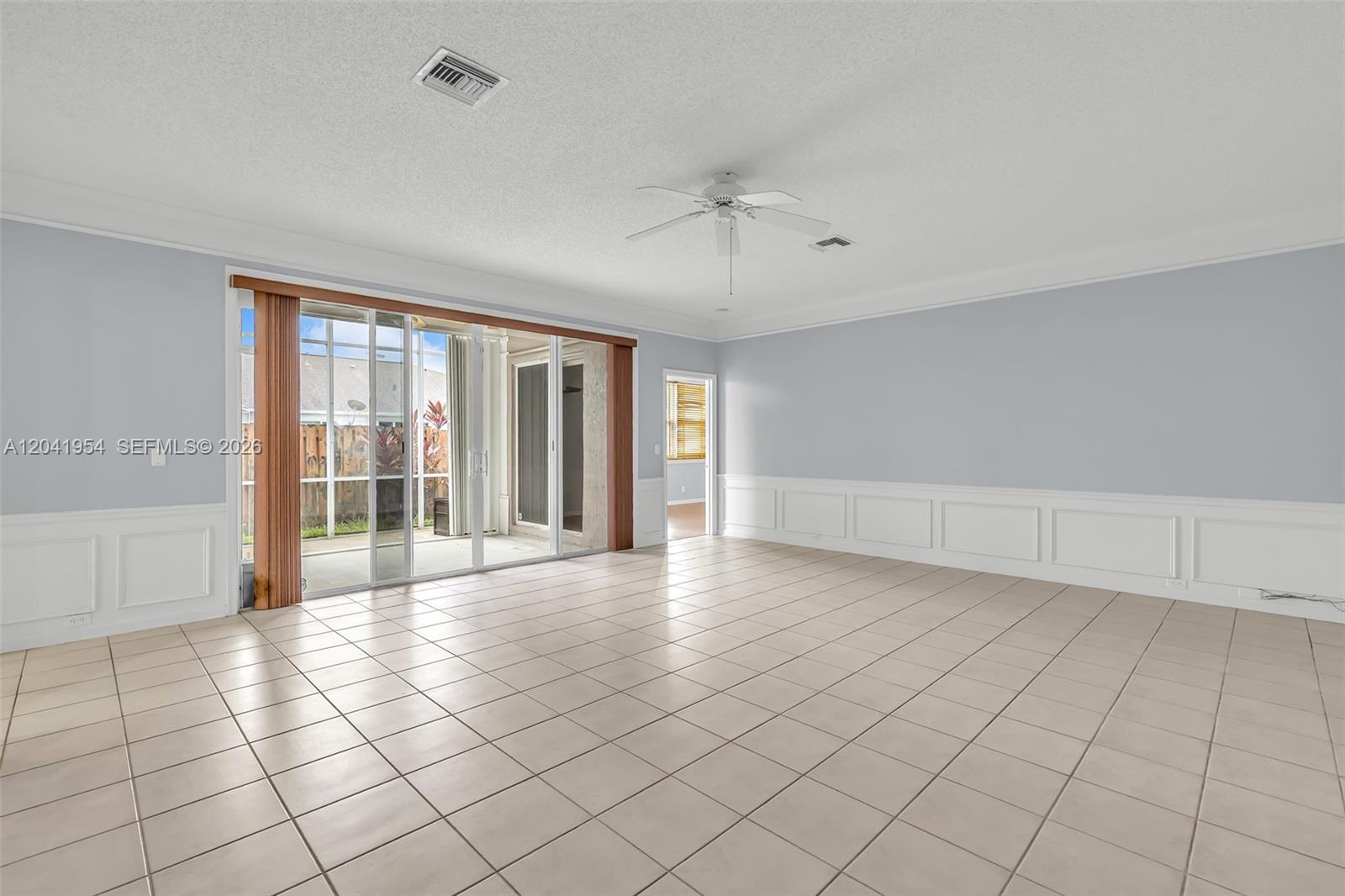 5823 Plum Harbor Cir