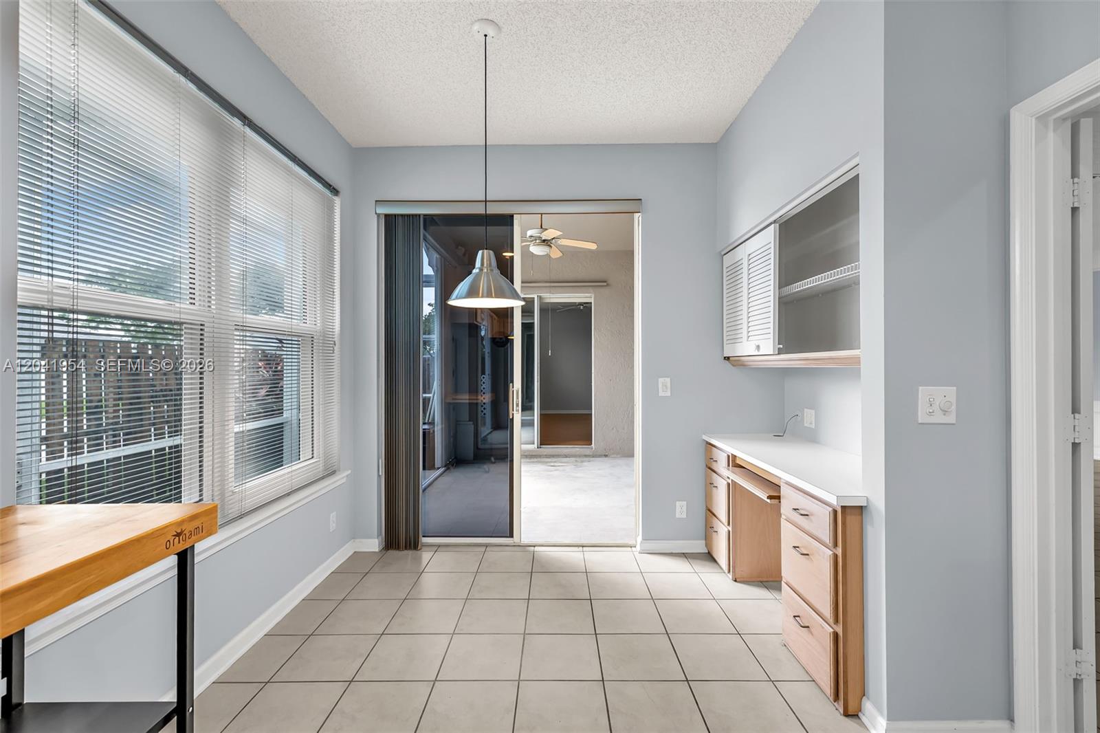 5823 Plum Harbor Cir