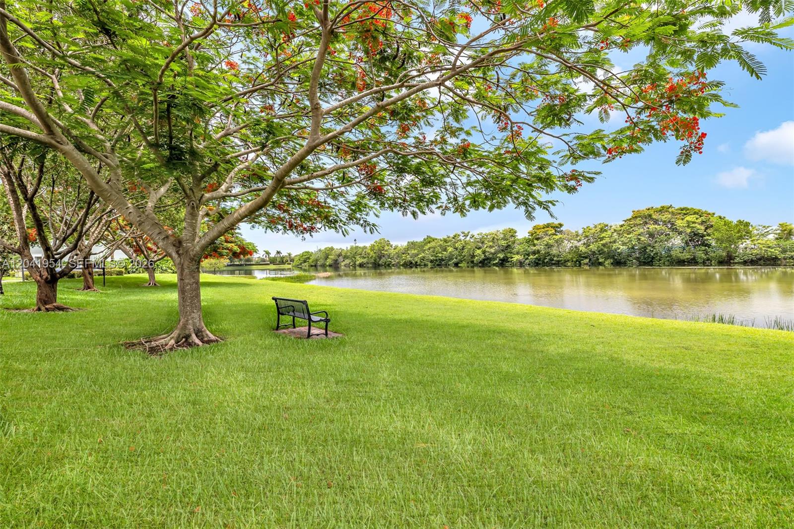 5823 Plum Harbor Cir