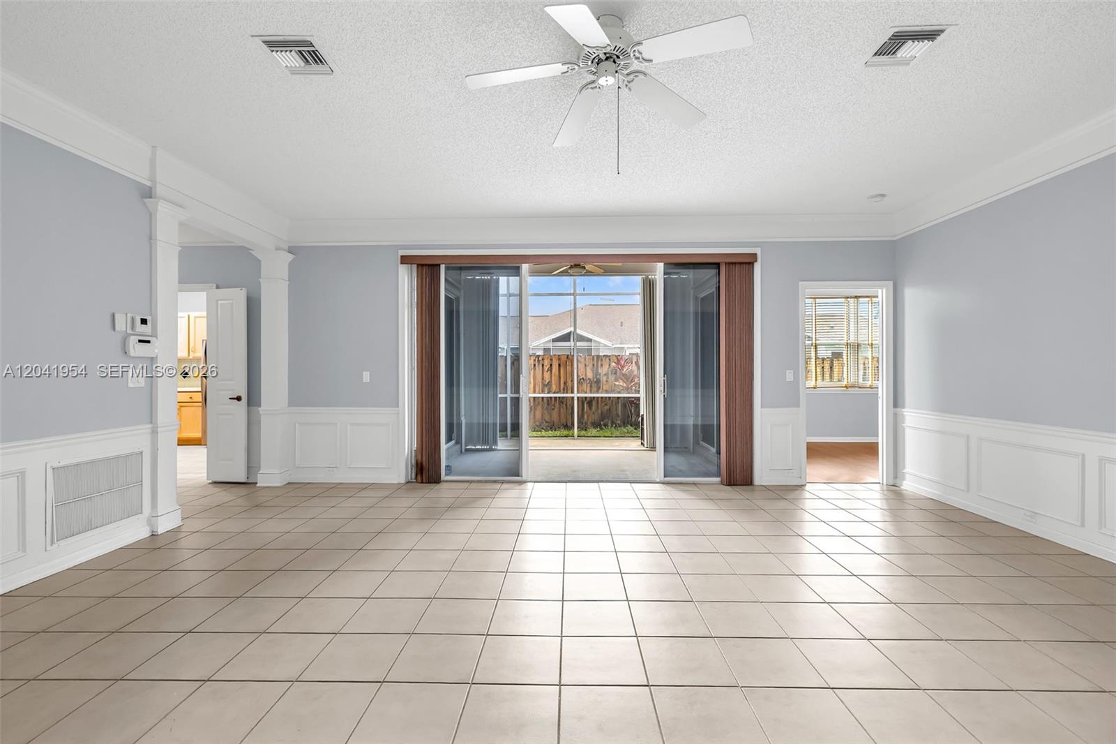 5823 Plum Harbor Cir