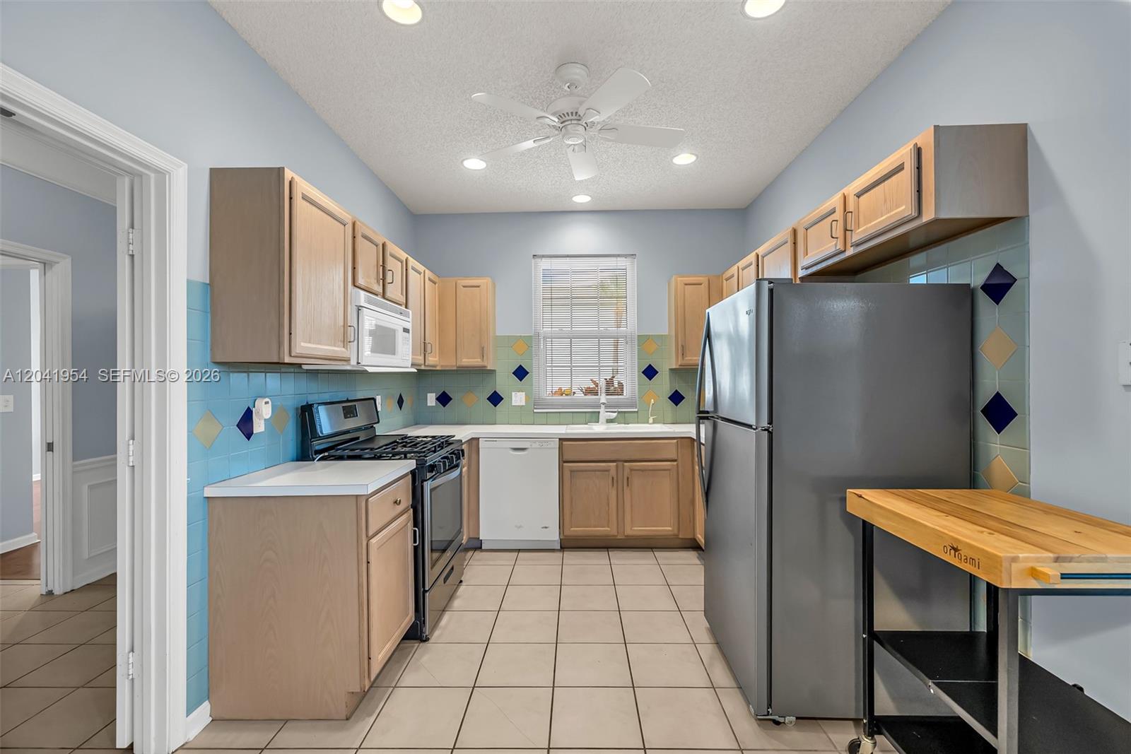 5823 Plum Harbor Cir