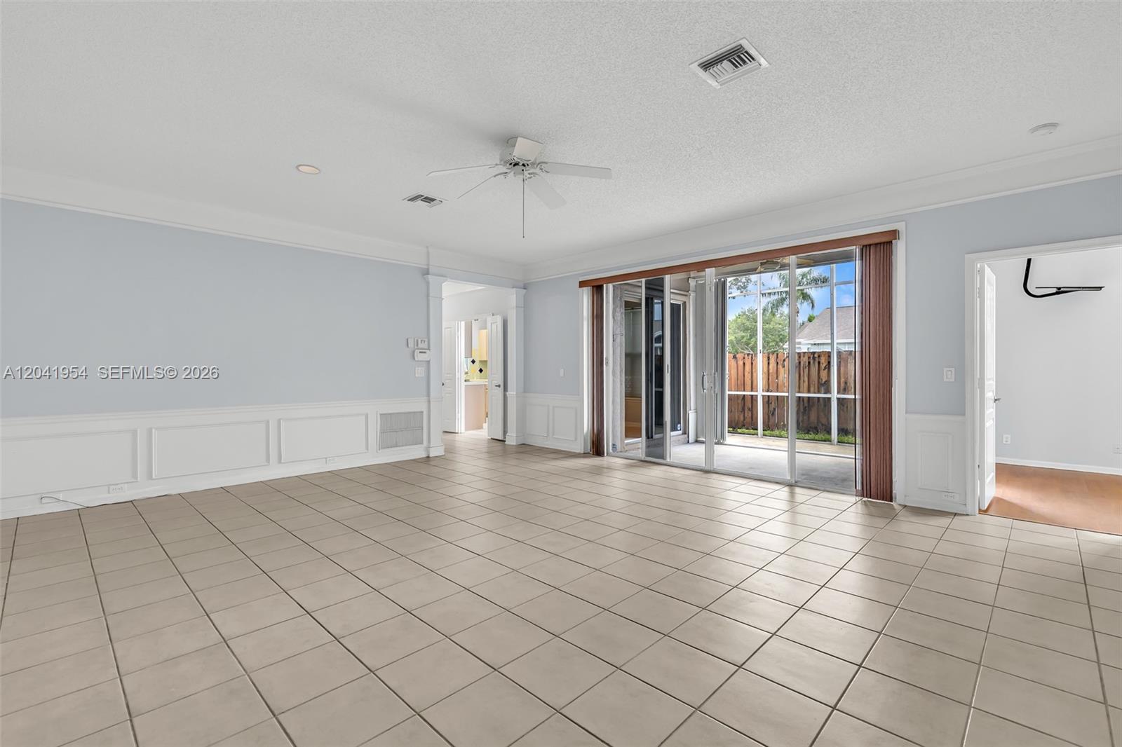 5823 Plum Harbor Cir
