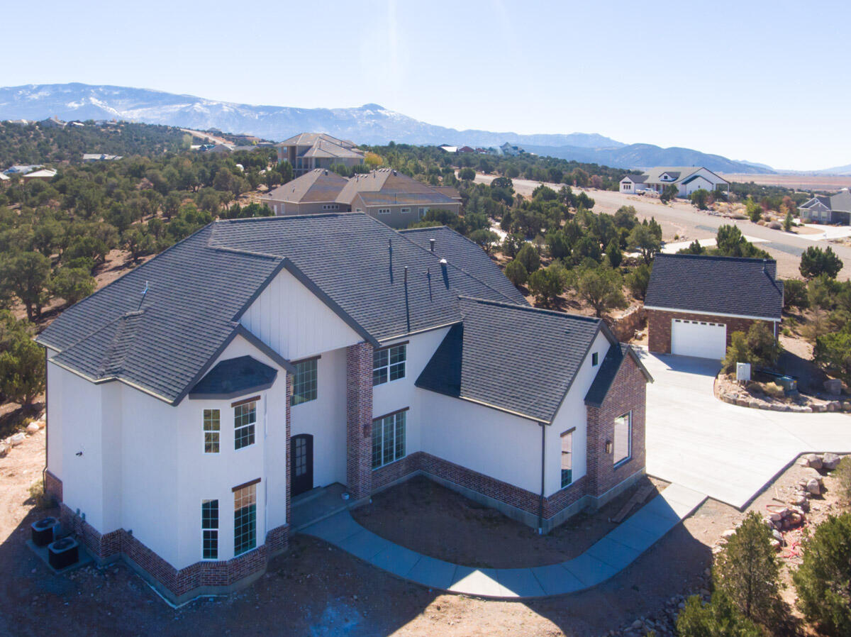 995 S Panorama DR
