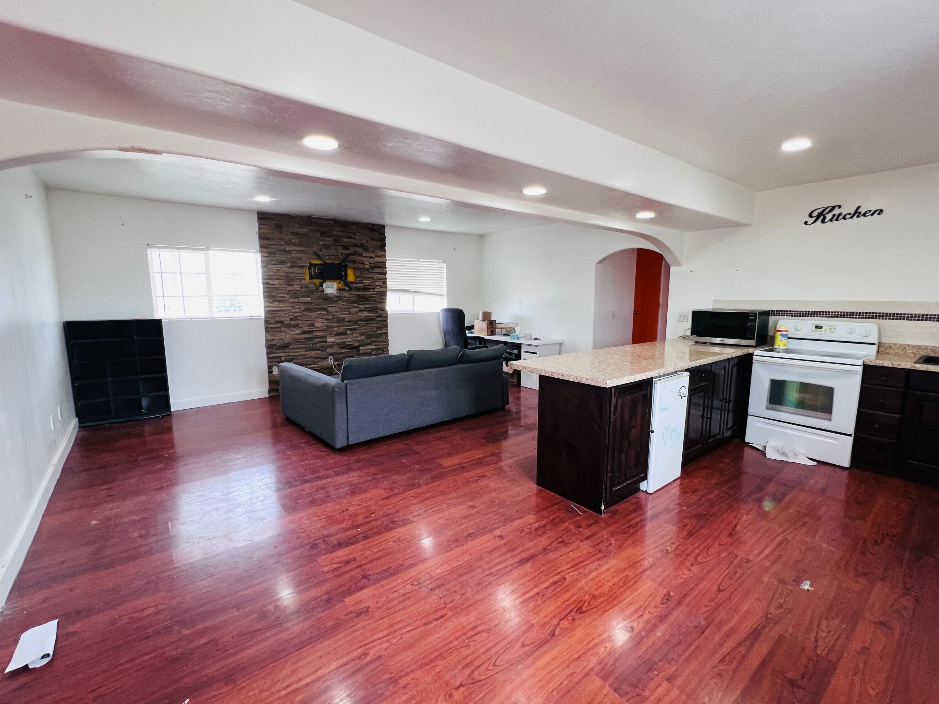 5553 W Sunbury Place