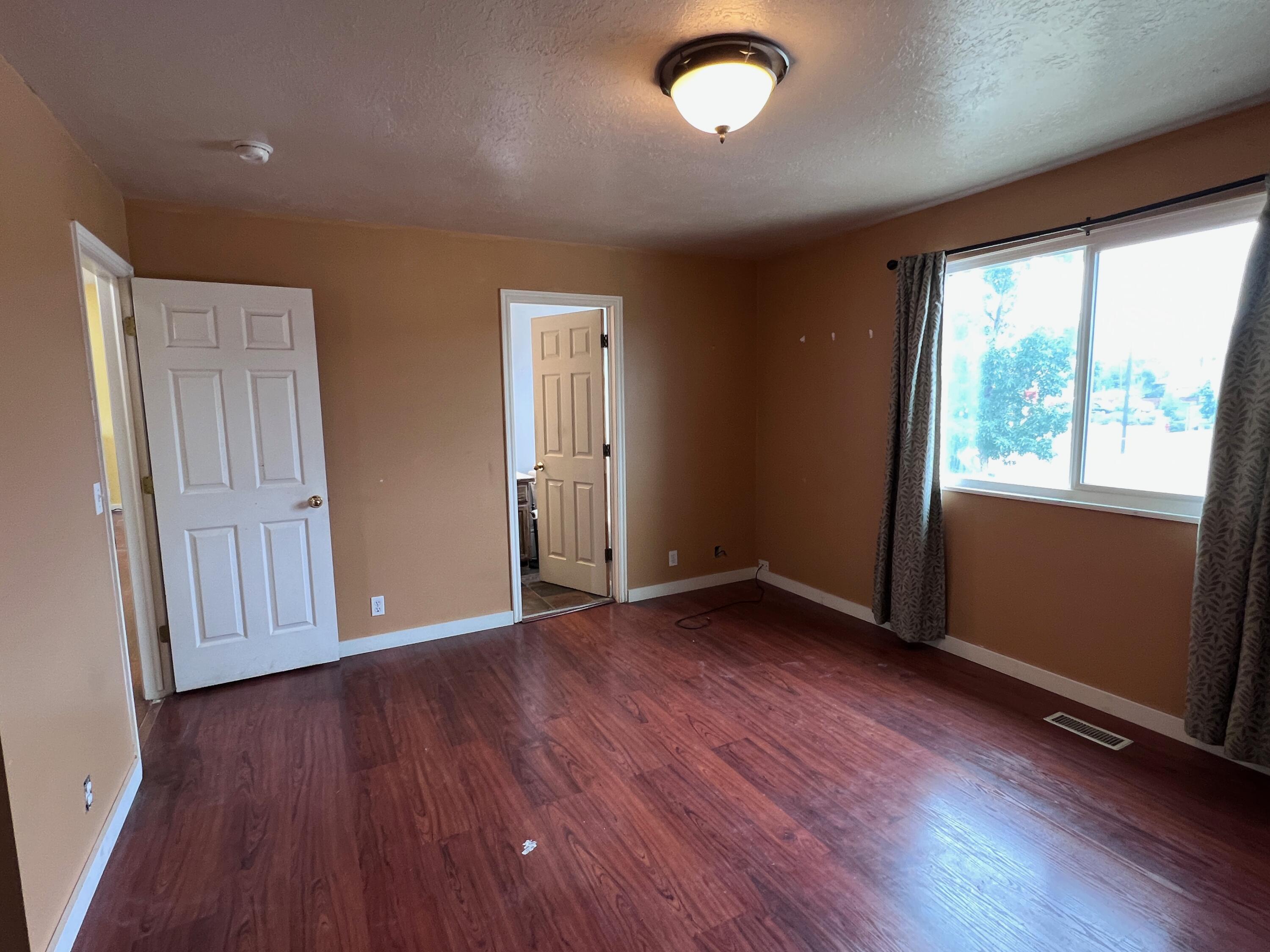 5553 W Sunbury Place