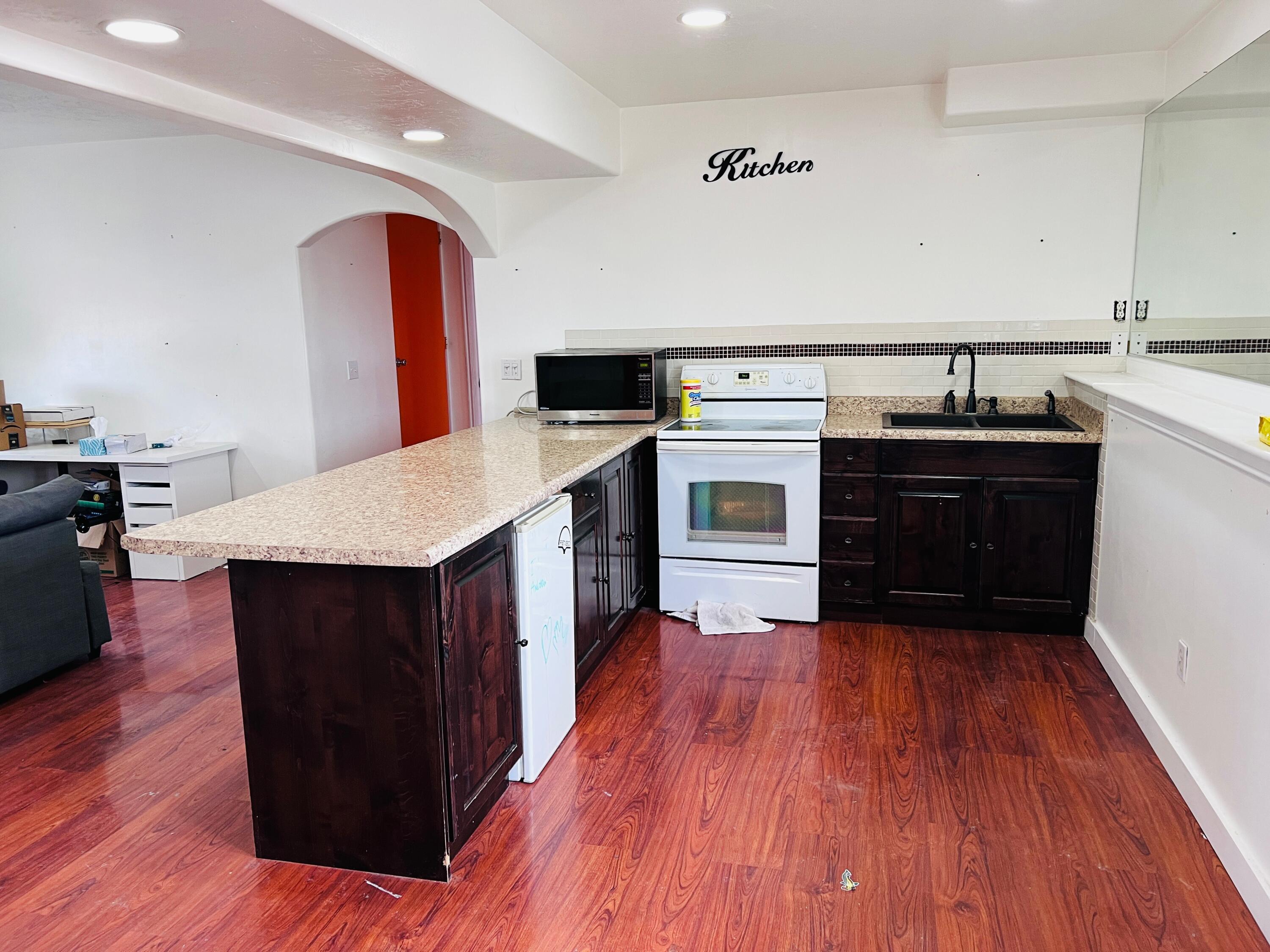 5553 W Sunbury Place