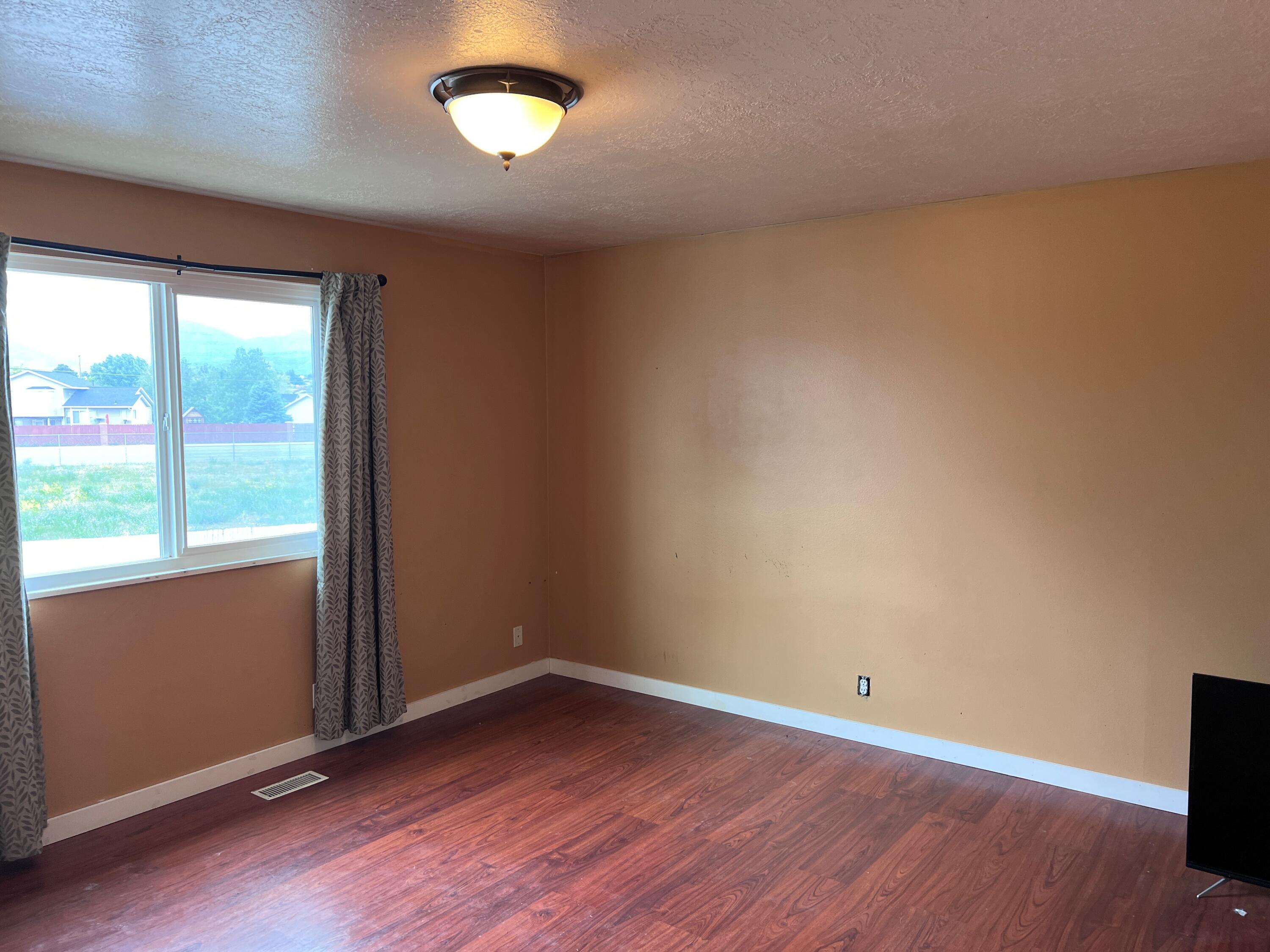 5553 W Sunbury Place