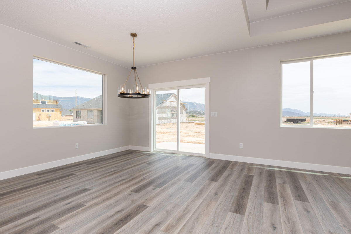 4345 W 250 North CIR