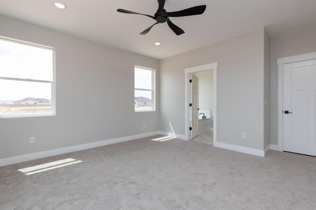 4345 W 250 North CIR