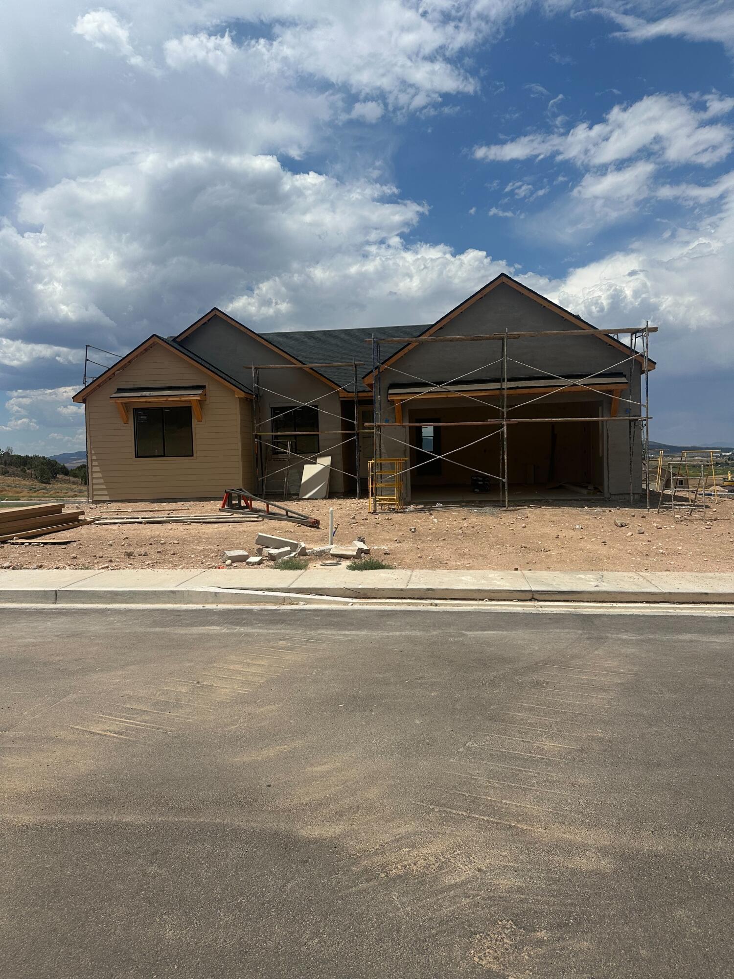 548 S Foundation Trail