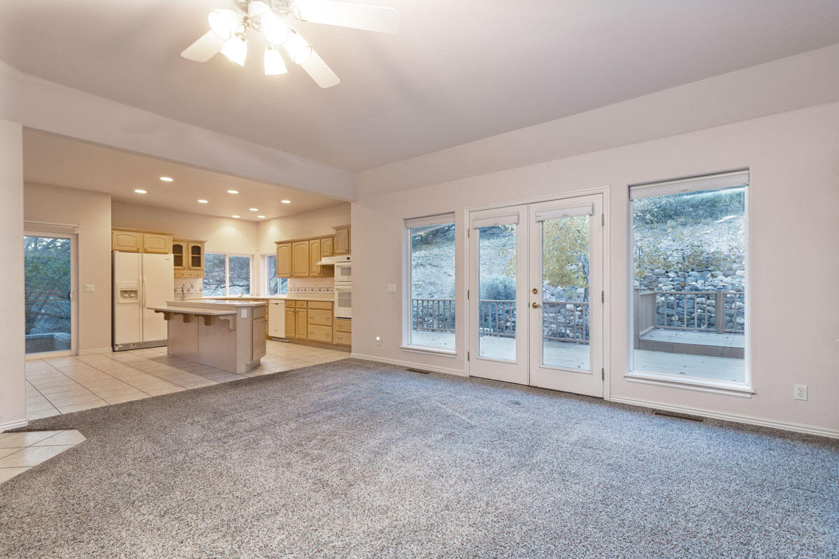 1794 S Cross Hollow DR