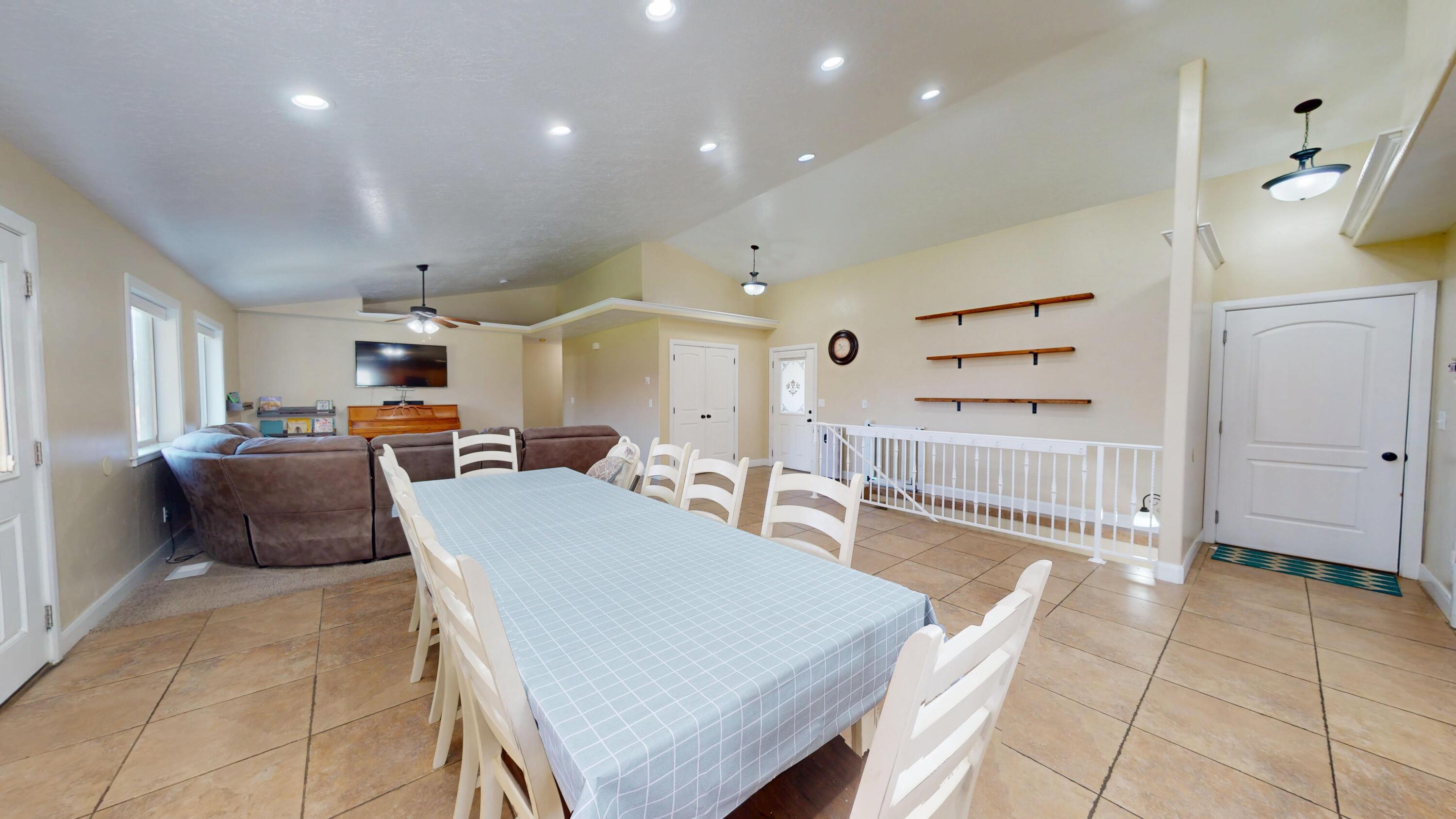 111 W 2925 N, CIR CIR