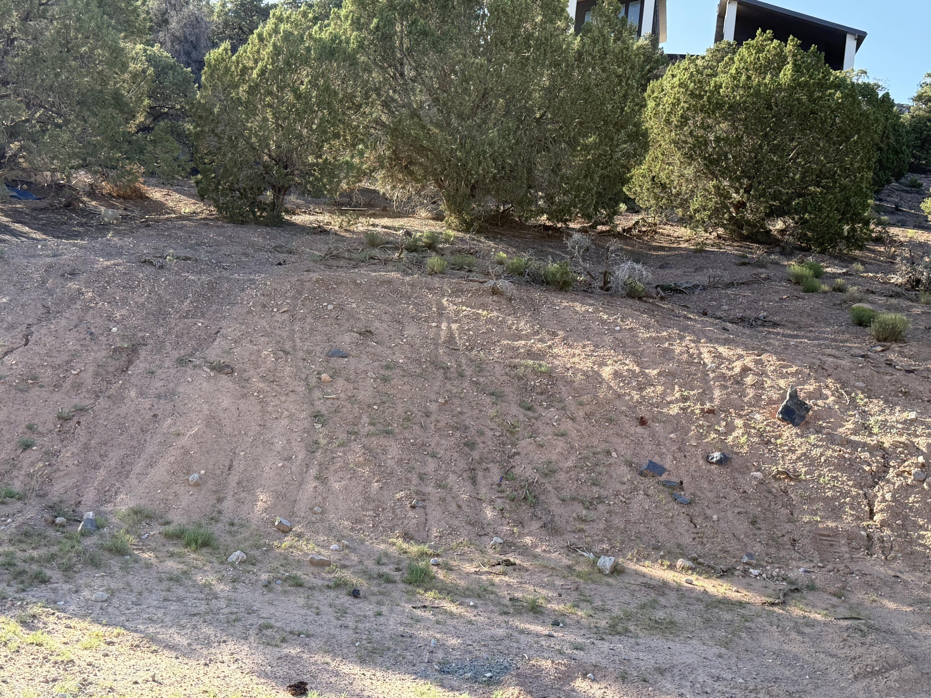 2842 W Rock Ridge RD