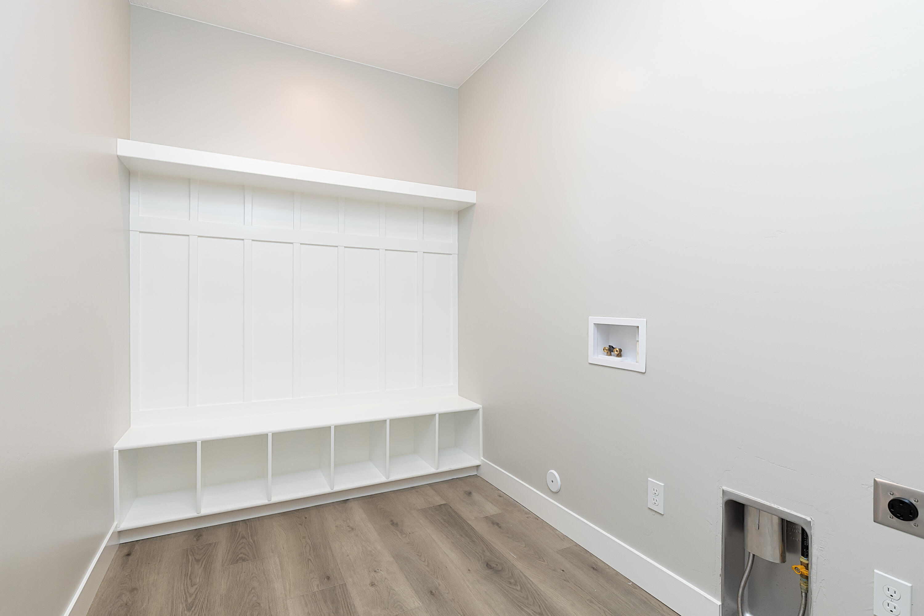 1126 N Yucca (3325 W) ST