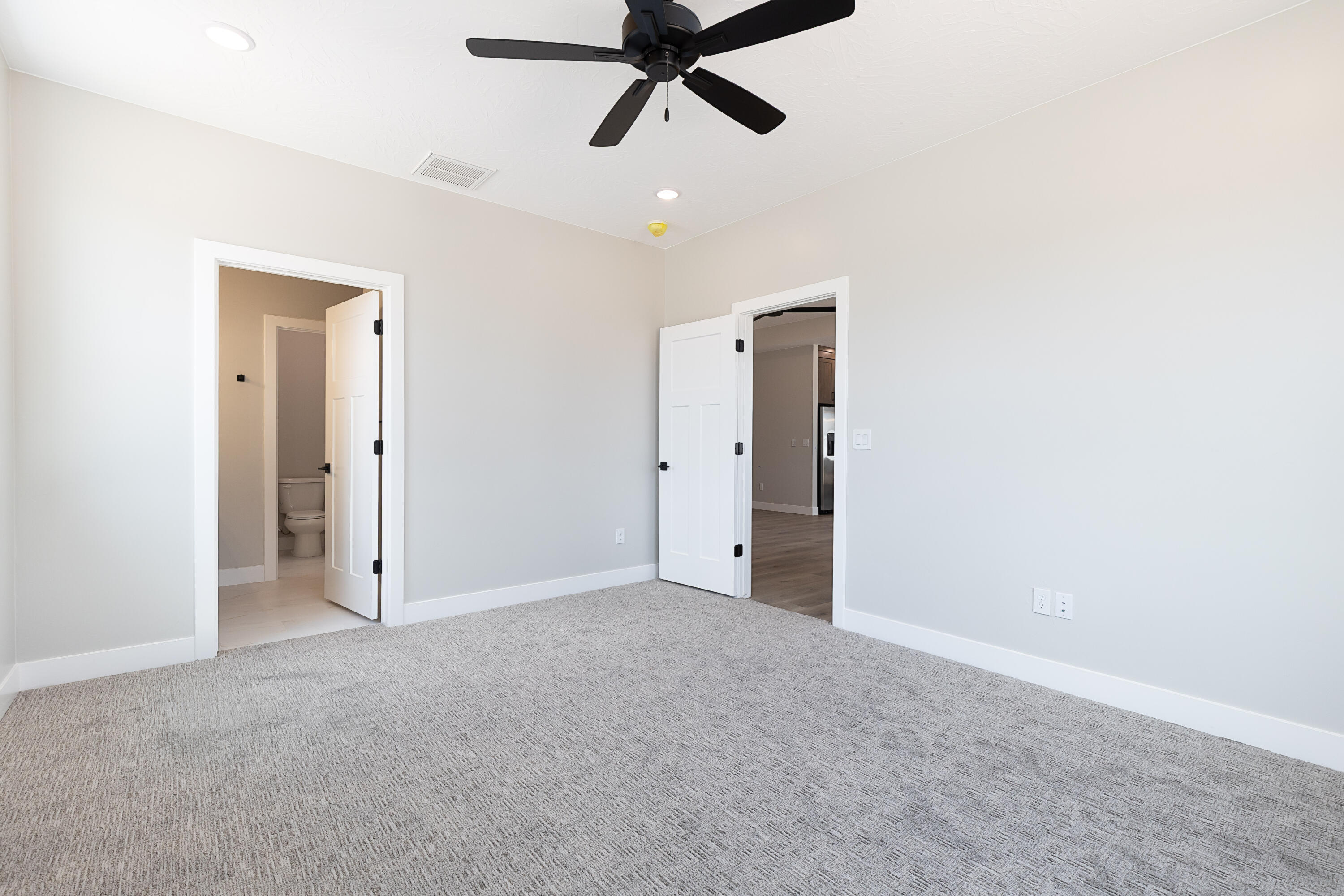 1126 N Yucca (3325 W) ST