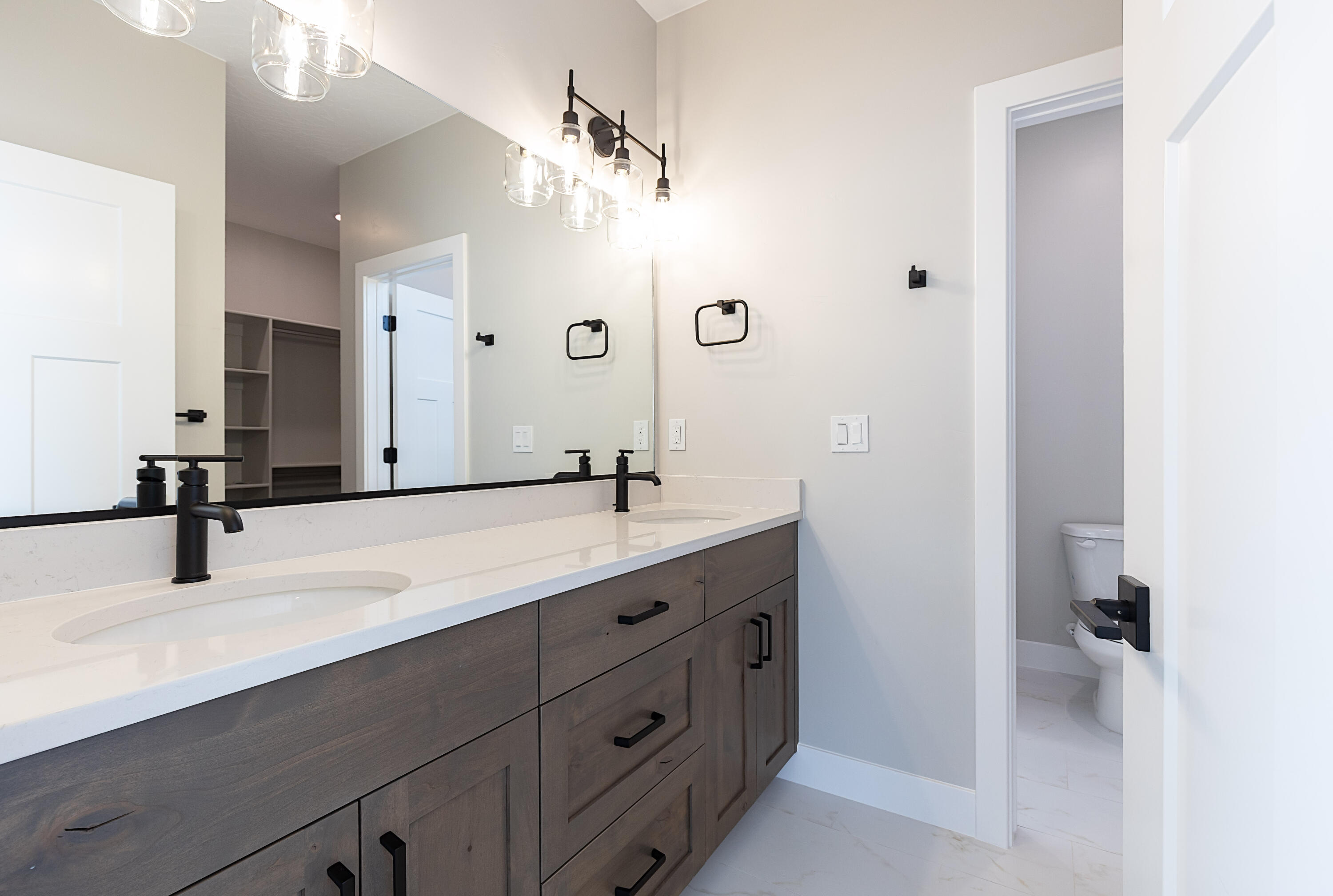 1126 N Yucca (3325 W) ST