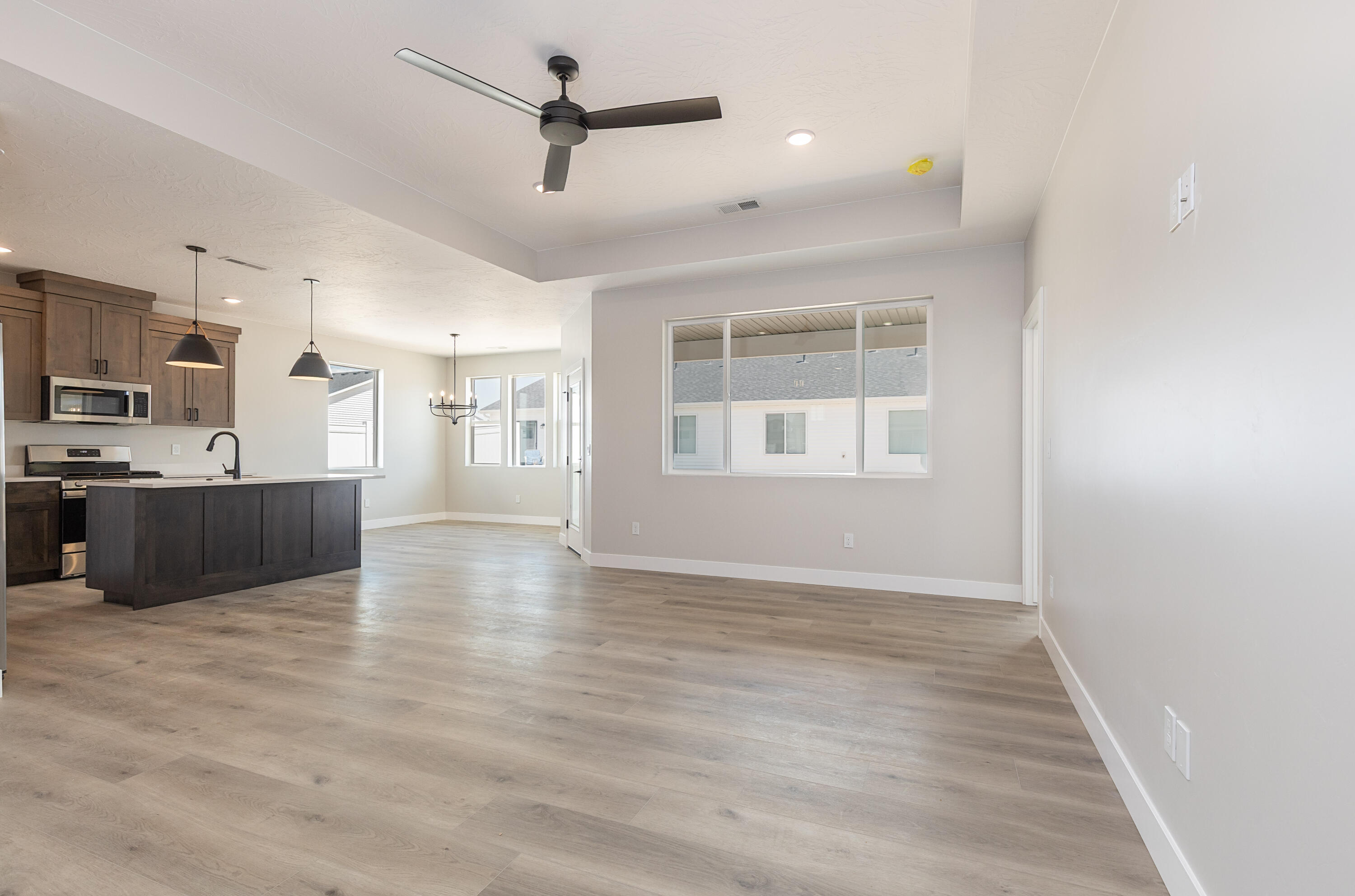 1126 N Yucca (3325 W) ST