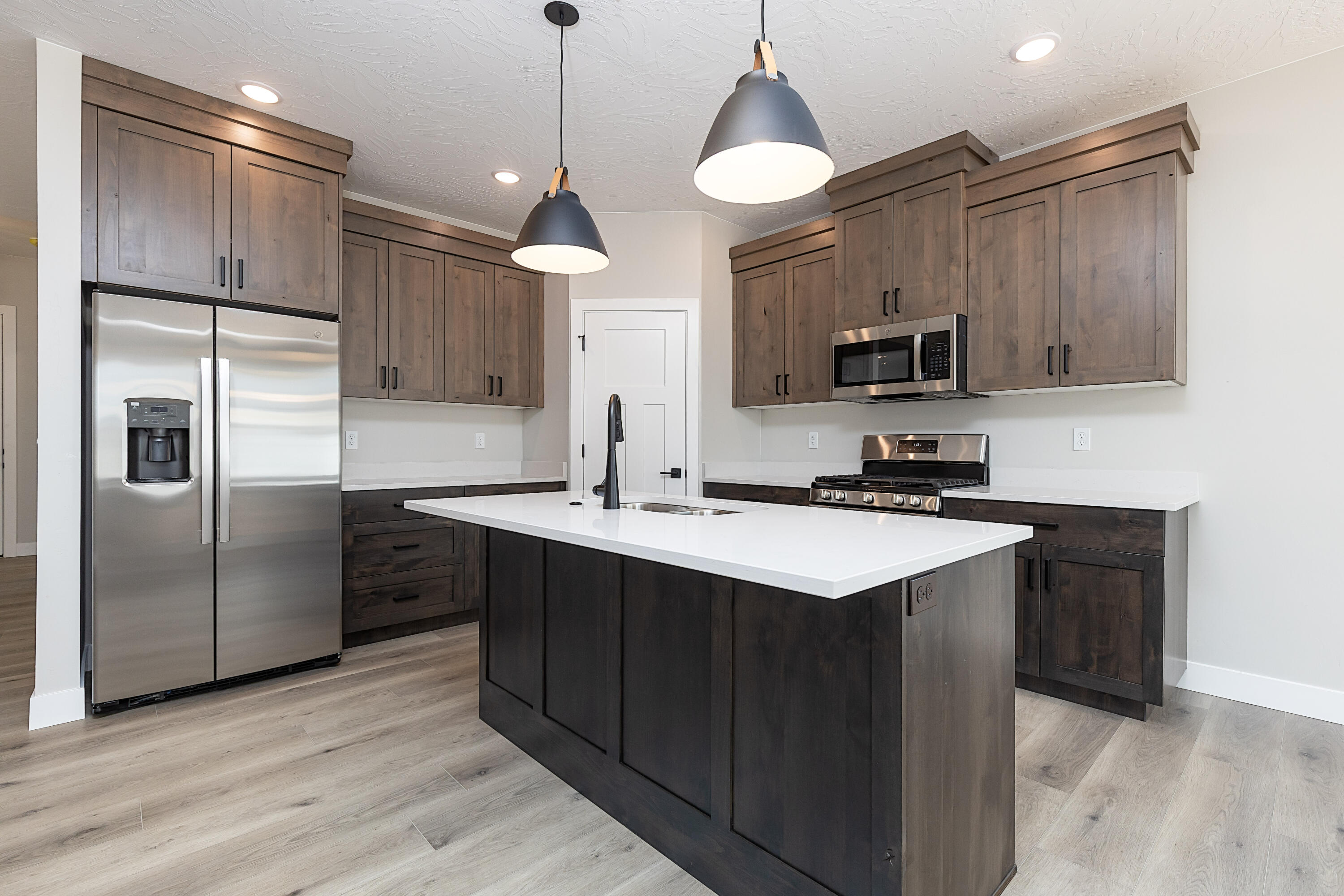 1126 N Yucca (3325 W) ST